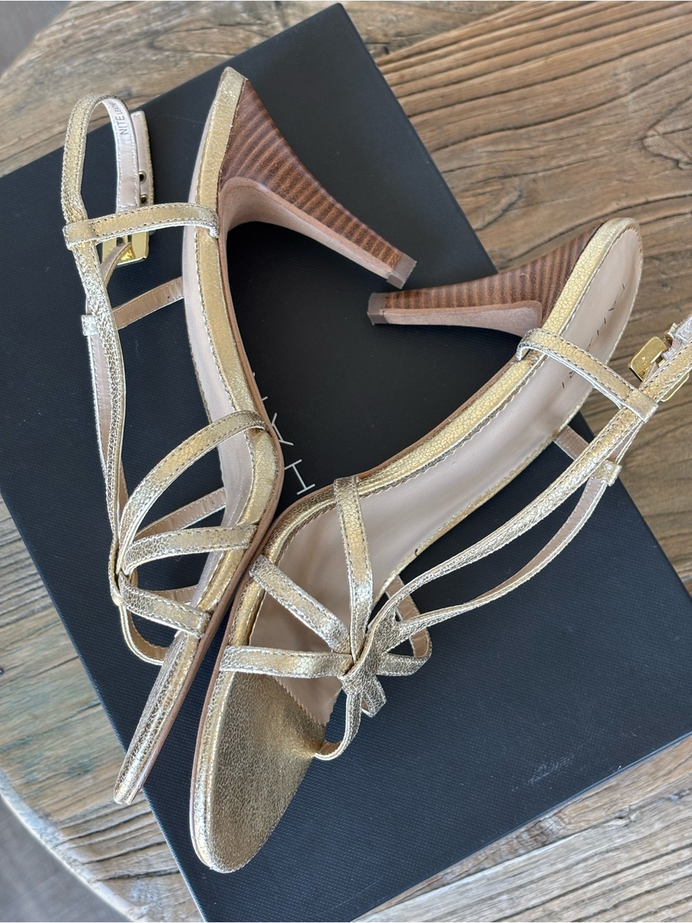 Tahari "Ta-Nite" Women's Gold Metallic Strappy Heels Size 9 - Picture 8 of 14